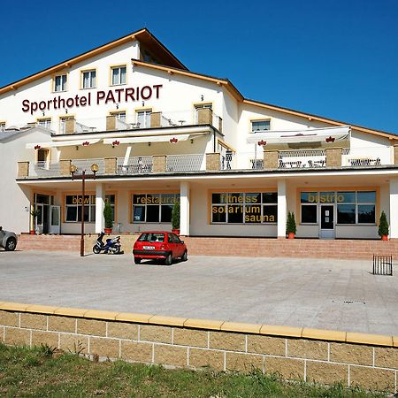 Sporthotel Patriot Литомержице Экстерьер фото